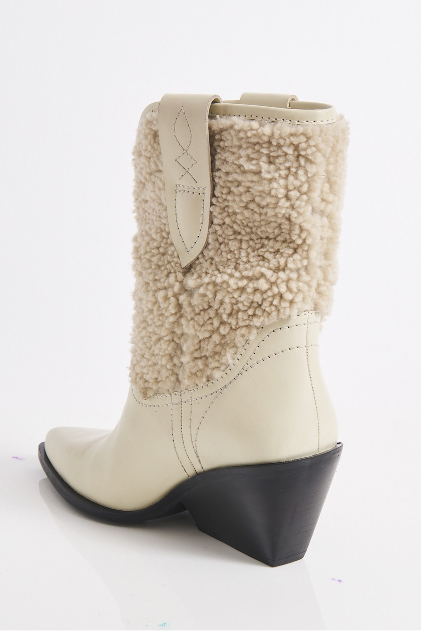 FREE PEOPLE ARCTIC FOX PITCHFORK POINT SHEARLING
