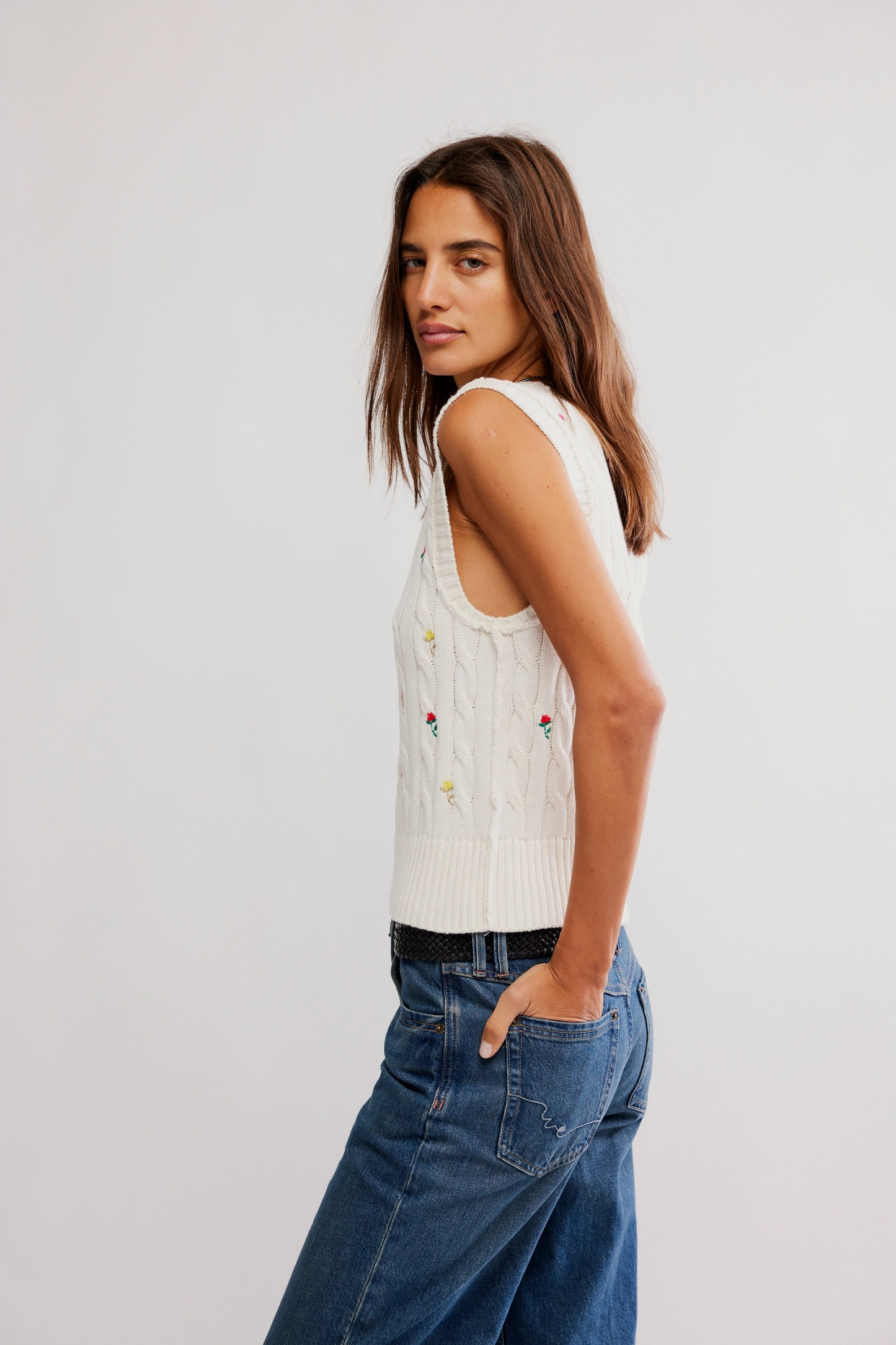 PLUMERIA FLORAL V-NECK SWEATER