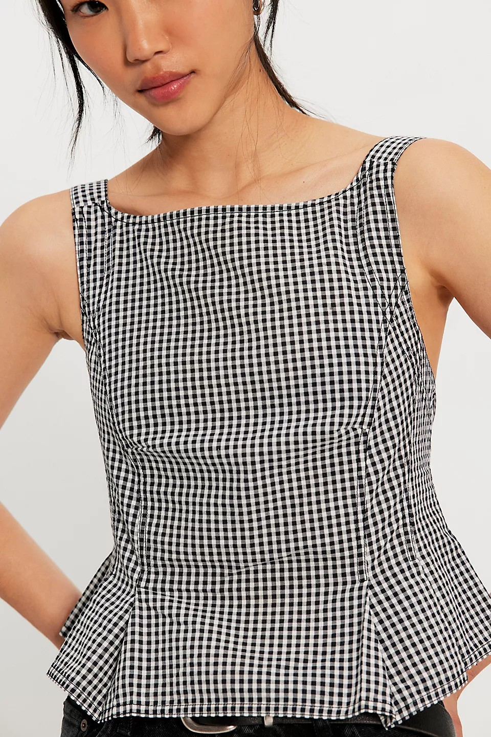 BLACK AND WHITE SUN FADED TOP