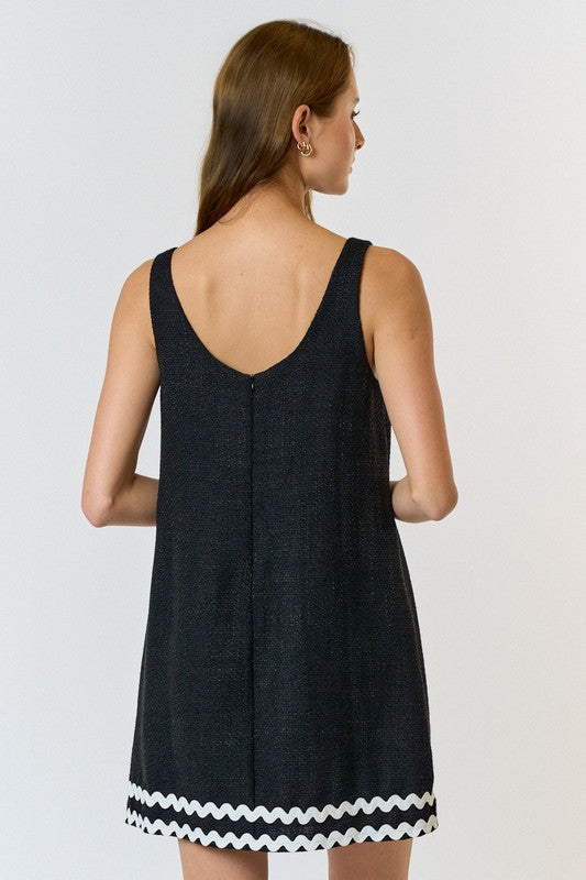 LALAVON BLACK BOAT NECK BUCKLE DRESS