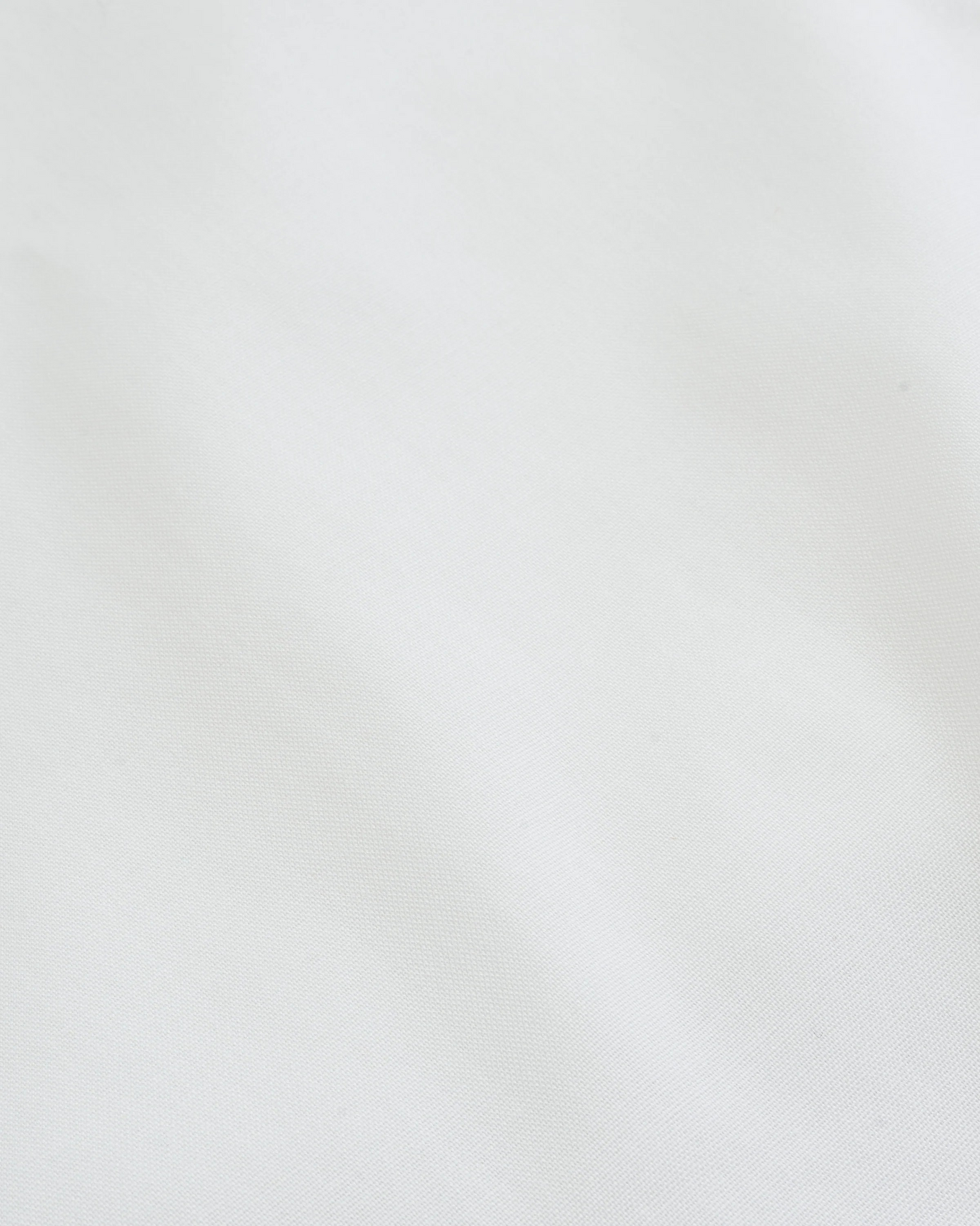 WHITE SPREAD COLLAR SPORTS SHIRT