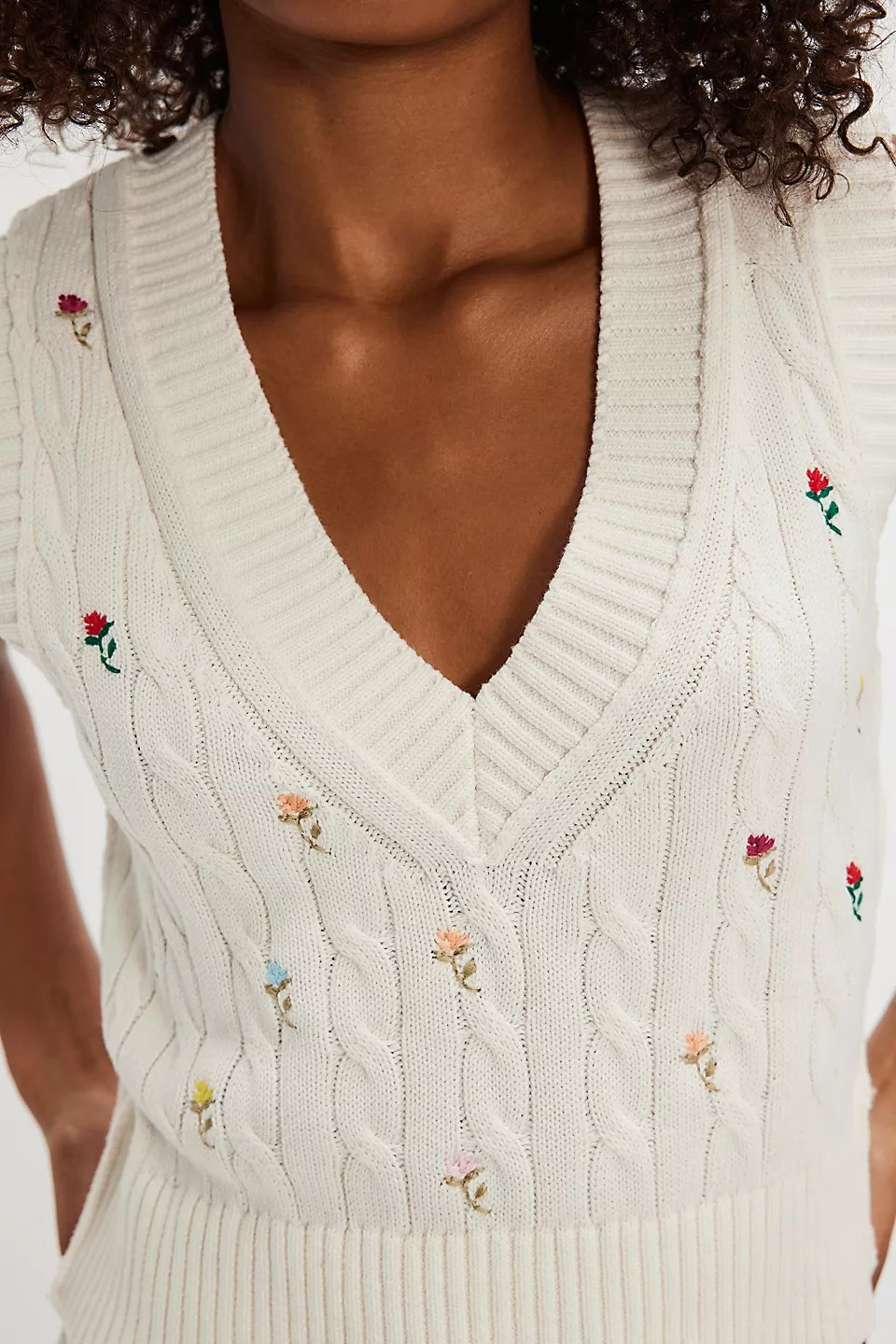 PLUMERIA FLORAL V-NECK SWEATER