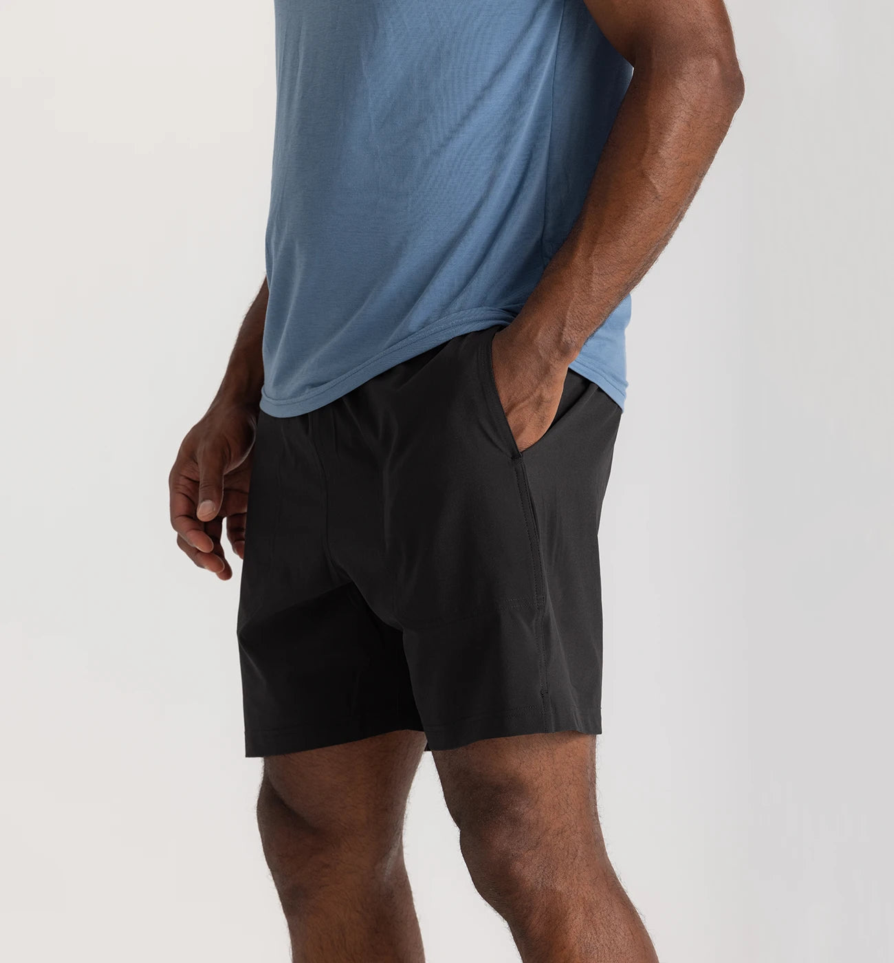 FREE FLY BLACK MEN'S LINED ACTIVE BREEZE SHORT-7"