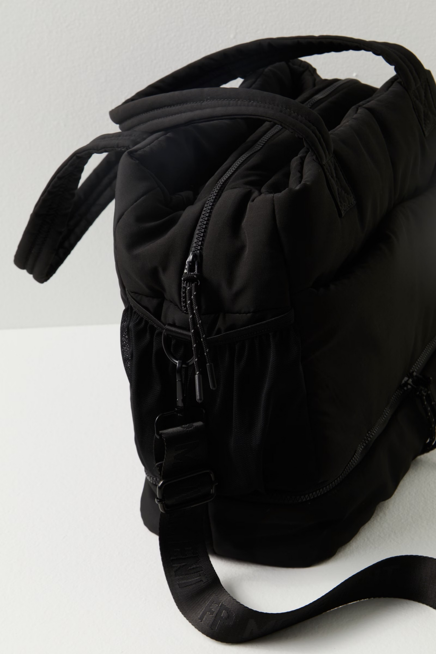 BLACK MVP DUFFLE