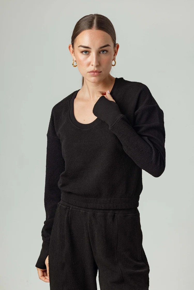 SUNDAYS BLACK WALKER TOP