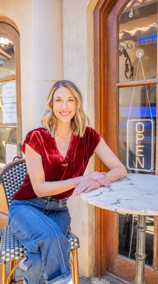 BEAUJOLAIS KRISTEN V-NECK VELVET TOP