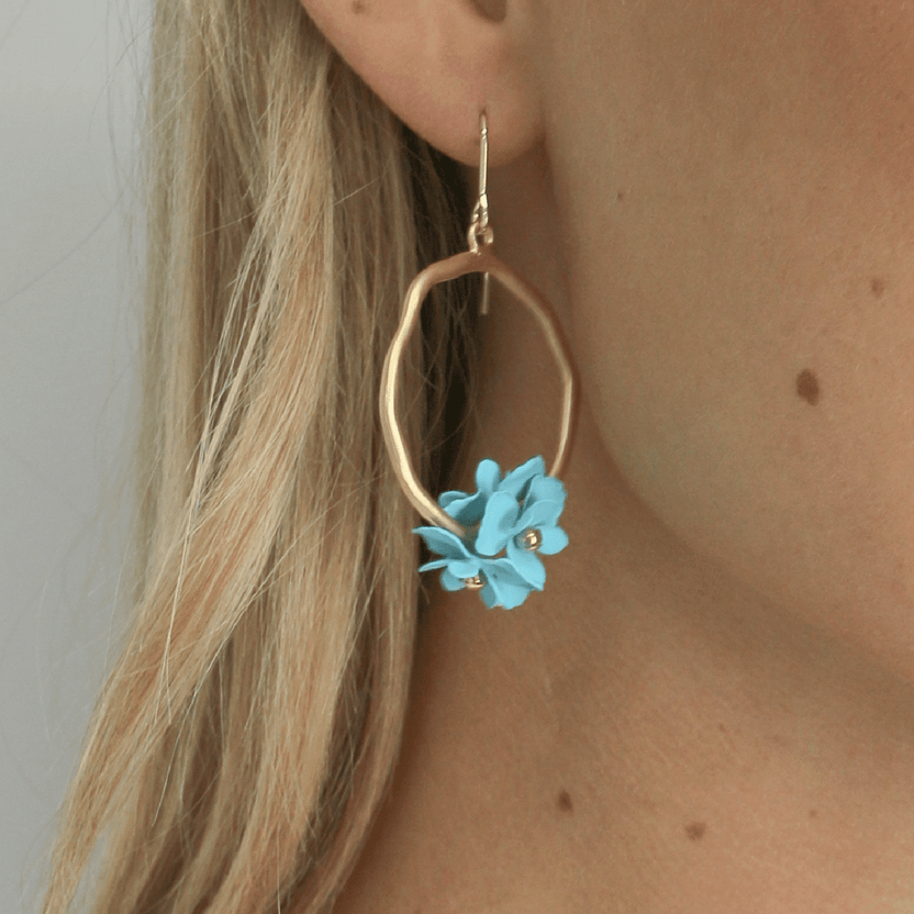 ERIN GRAY TURQUOISE BLOOM GOLD HOOP EARRING