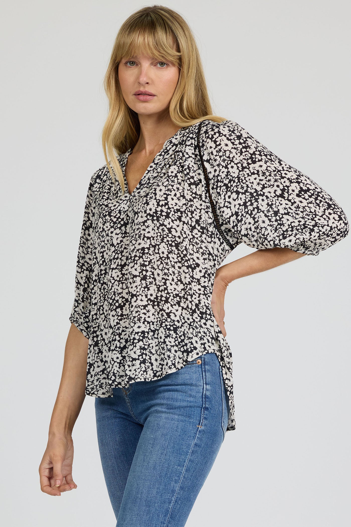 BLACK PANSEY COSTA TOP