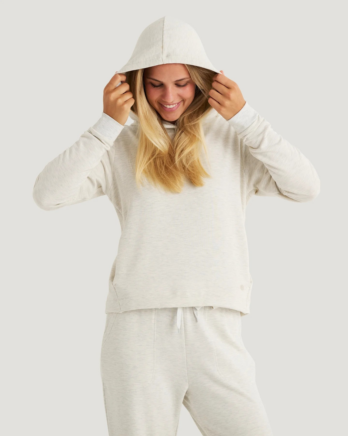BAMBOO LIGHTWEIGHT CROPPED FLEECE HOODIE