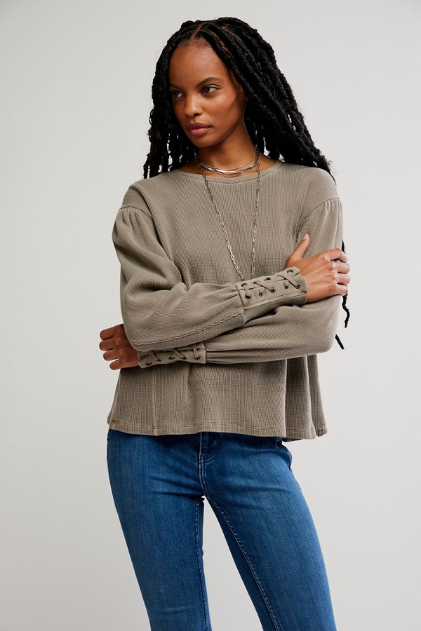 FOSSIL DUNE LAPIS CUFF TEE