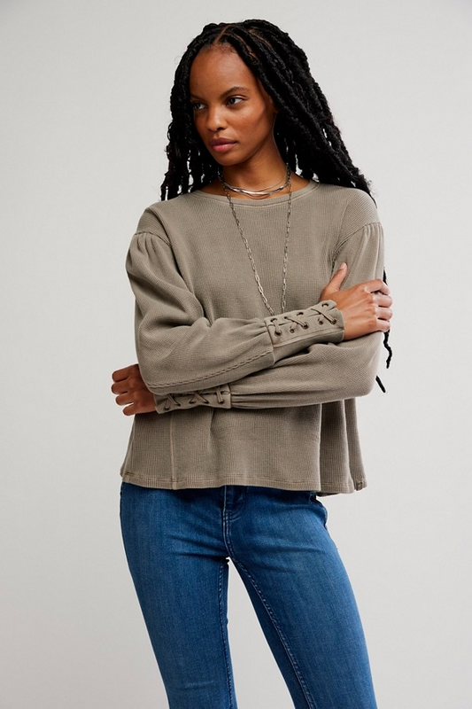 FOSSIL DUNE LAPIS CUFF TEE