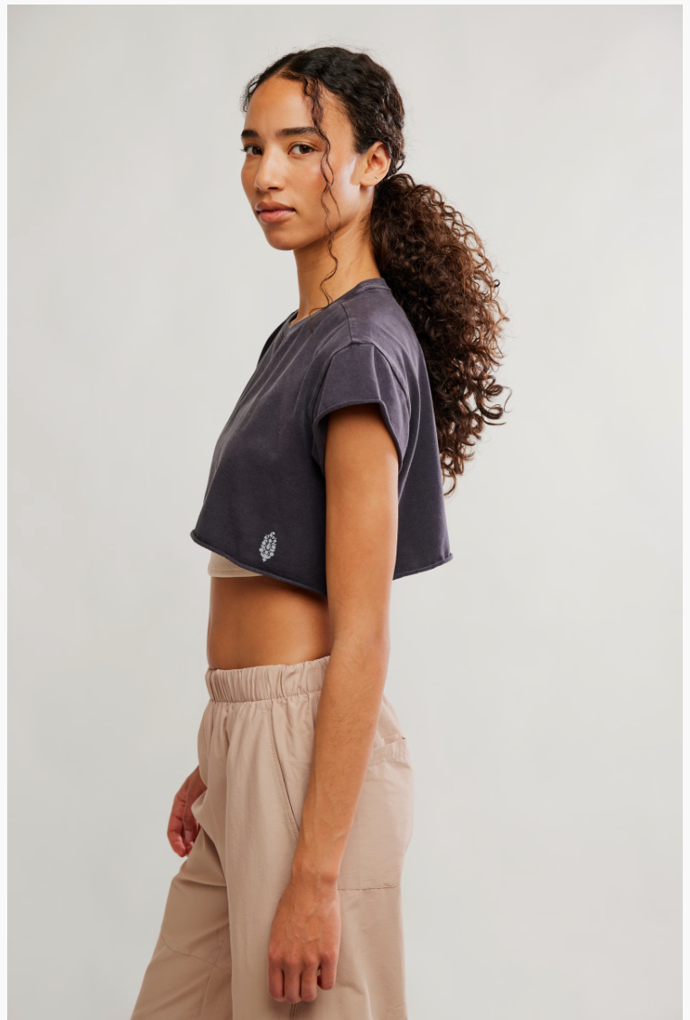 VINTAGE BLACK HOT SHOT CROPPED TEE