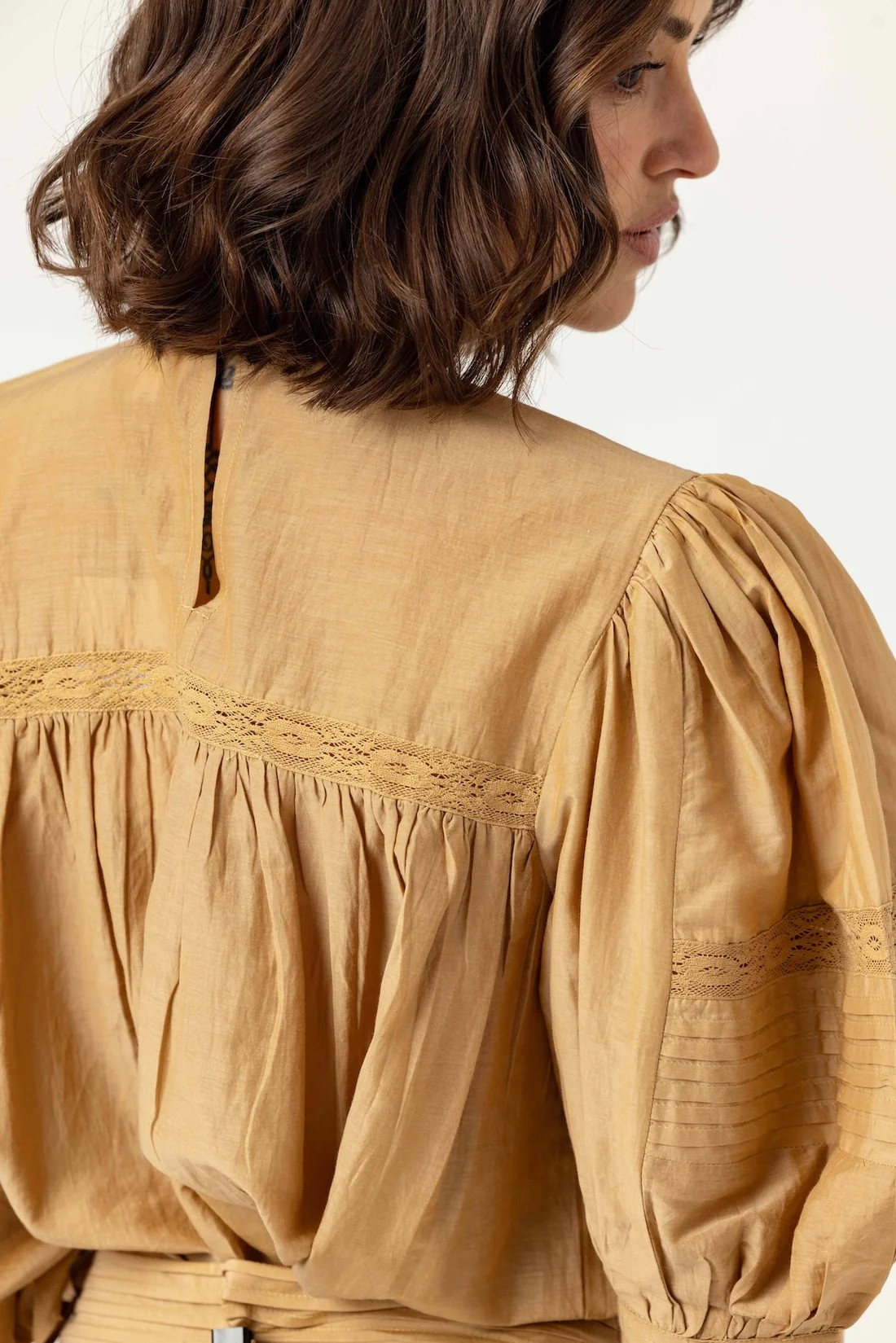 BRUSHED GOLD MONI TOP