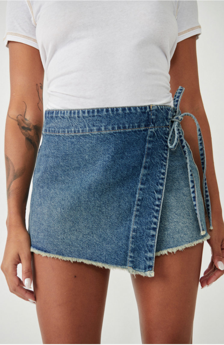 MISTY BLUE EMMY DENIM SKORT