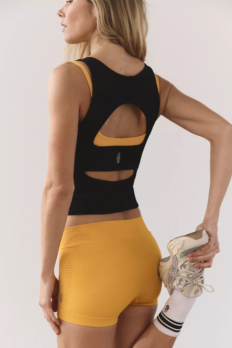 BLACK FREE THROW UNWIND CAMI