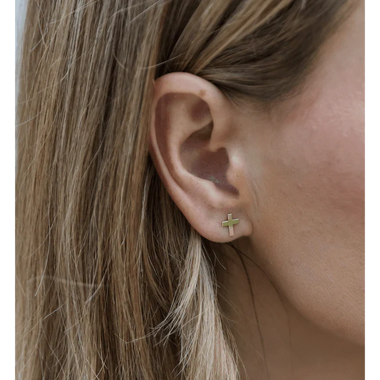 CLASSIC CROSS STUD