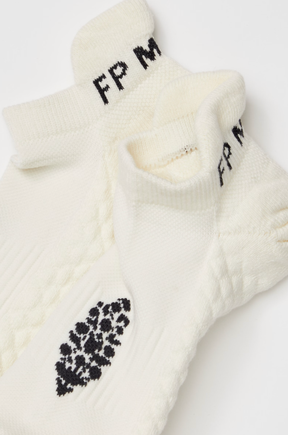 FREE PEOPLE IVORY RELAY CUSHION ANKLE SOCK