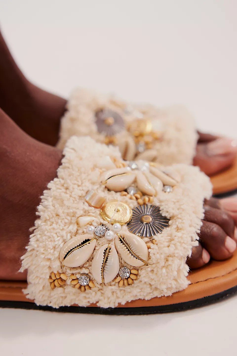 FREE PEOPLE SHIPWRECK SURF SHELL SANDAL