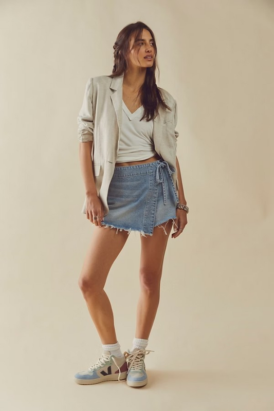 FREE PEOPLE LIGHT BLUE EMMY DENIM SKORT