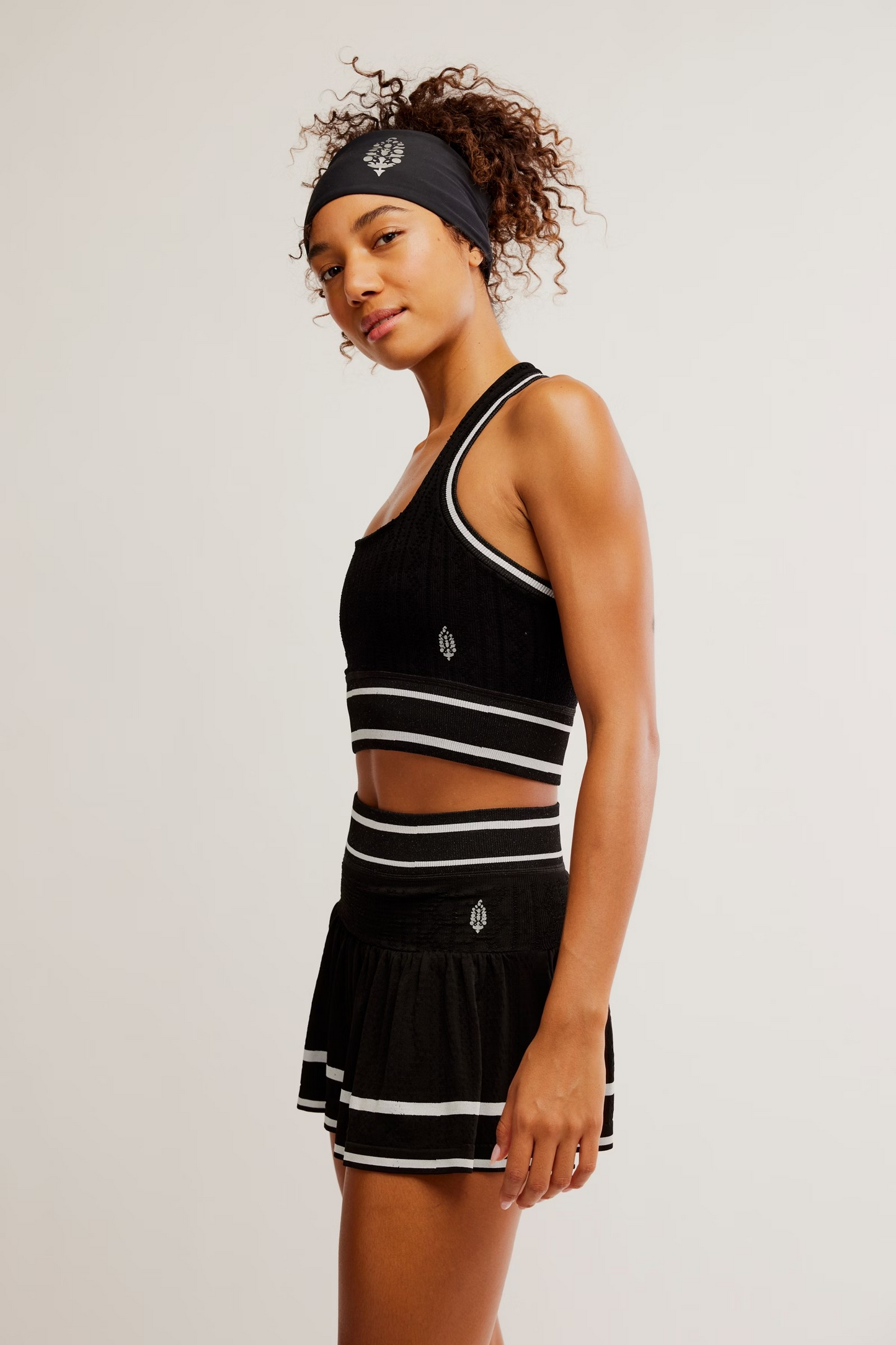 FREE PEOPLE BLACK/WHITE ADVANTAGE SET
