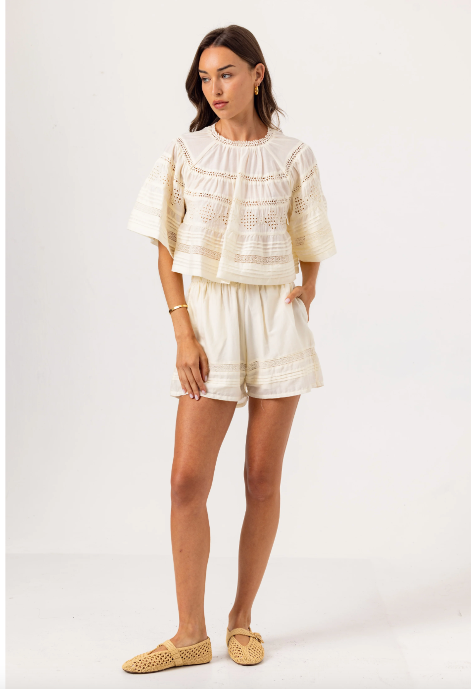 WHISPER WHITE FULLER SHORT