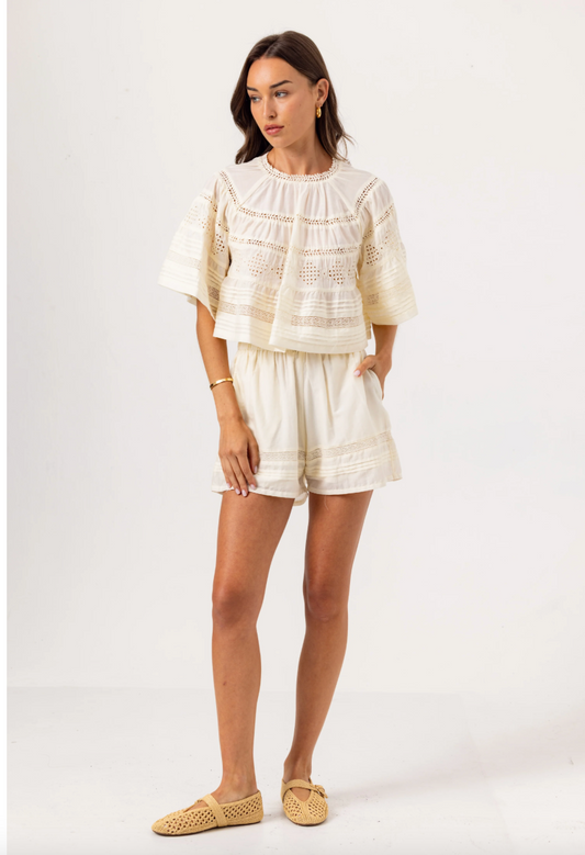 WHISPER WHITE FULLER SHORT