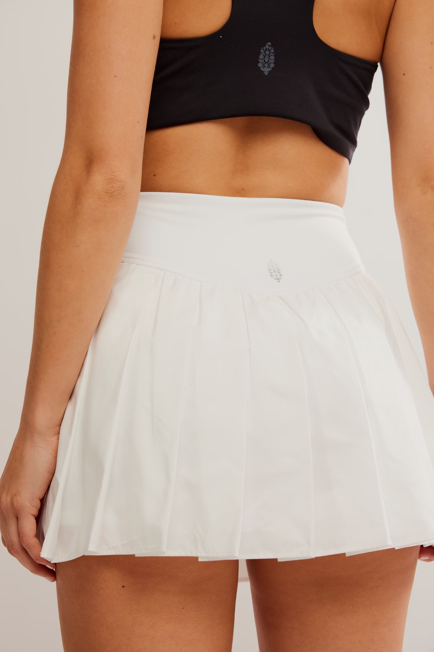 WHITE SWING OF THINGS SKORT
